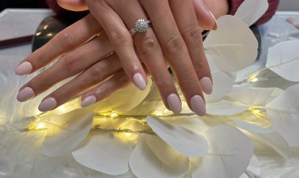 Glow up Nails & Beauty : Institut de beauté à Melun