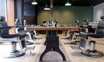 Au temps des hommes : Coiffeur à Craponne