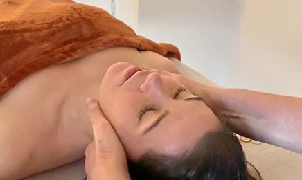 Le Sens de la Douceur - Massage Bien-Être • Kobido • Massage Plantaire : Institut de beauté à Châteaubourg