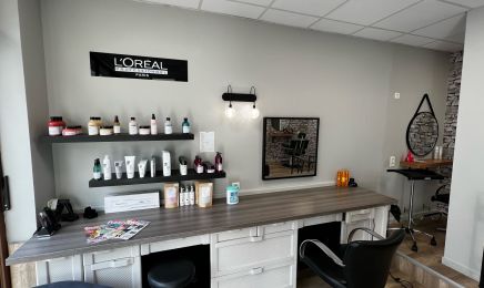 Au delà du Miroir by Clement : Coiffeur à Saint-Nazaire