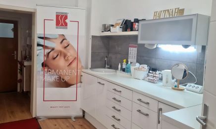 Hautnah Beauty & Schulungsacademy: Kosmetikstudio in Leverkusen