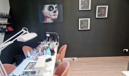  À Fleur de peau by la Più bella  : Manucure à Alès 