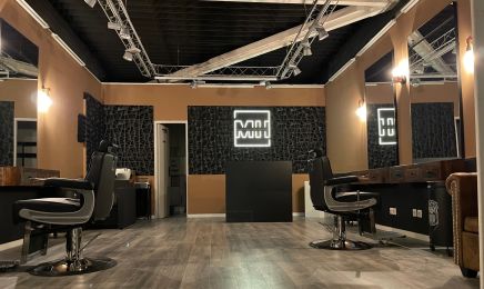 M.H 57.44 BARBER ( Galerie Carrefour Market Saint Victoret) : Coiffeur à Saint-Victoret