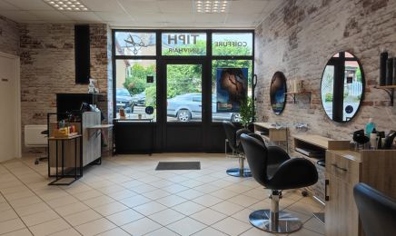 Tiph Univ'Hair  : Coiffeur à Bonnes