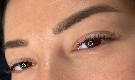 Sarra Ongles et Cils : Manucure à Marseille
