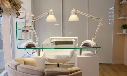 Pénéloppe Maquillage, Cils et Ongle : Manucure à Sainte-Foy-l'Argentière