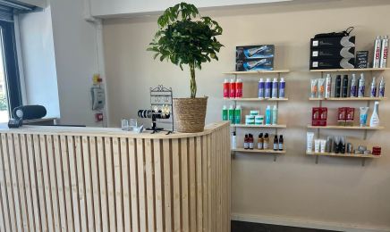 Salon Pure : Coiffeur à Lons
