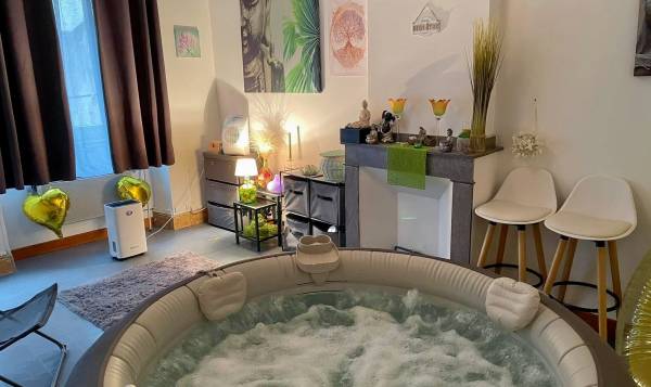 Laetitia "de la tête aux pieds" - Revel 