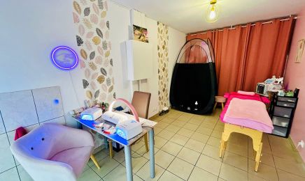 Les Cils des Filles - Réhaussement de cils - Semi permanent - Spray tan - Hydrafacial : Manucure à Bordeaux Cauderan
