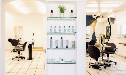 Sahaara Hair & Make-Up: Friseur in Kornwestheim