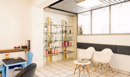 Sahaara Hair & Make-Up: Friseur in Kornwestheim