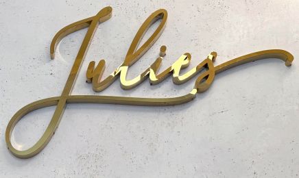Julies Beauté & Nails: Kosmetikstudio in München