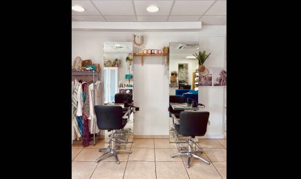 Céline R  : Coiffeur à Ternay