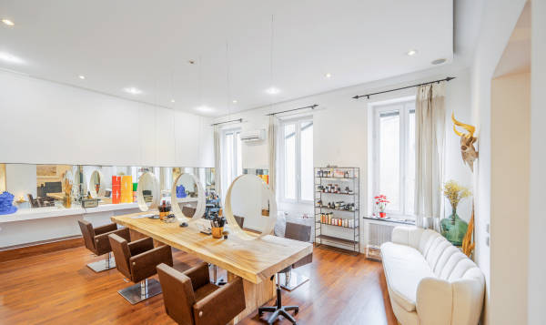 JULIE MERIAN COLORISTE