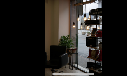 Biezbat : Coiffeur à Saint-Jean-le-Vieux