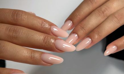 Aphrodite Nails Artist  : Manucure à La Couronne