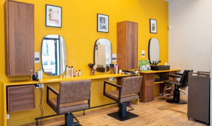 Nina chez Baïbaé : Coiffeur à Paris