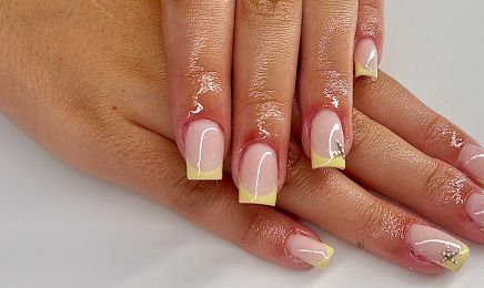 GLOSSYBEAUTY : Manucure à Marseille