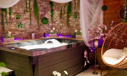 Spa privatif Harmonie des Sens : Espace bien être & Jacuzzi  : Institut de beauté à Manigod