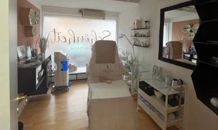 Hautsache & Academy: Kosmetikstudio in Frechen