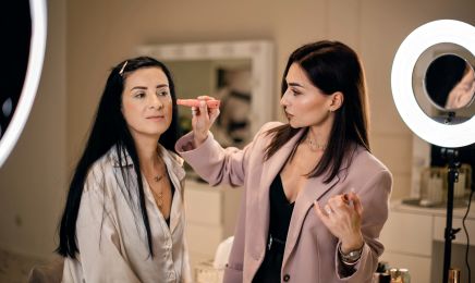 Tatevik beauty studio: Friseur in Ansbach