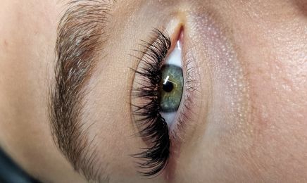 Beewomanly Brow & Lashes : Institut de beauté à Lyon