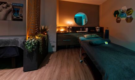 La Villa Beauté : Manucure à Condezaygues