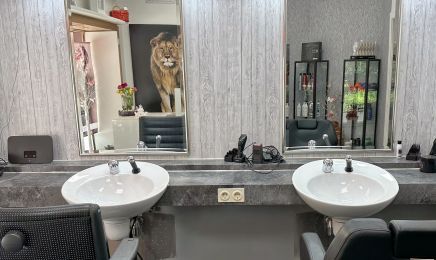 Salon Zauberschere: Nagelstudio in Bonn