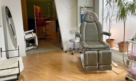 Hautsache & Academy: Kosmetikstudio in Frechen