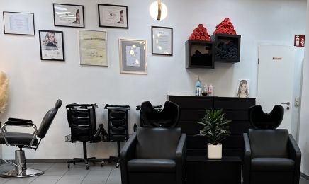 Haarstudio Mereles: Friseur in Mönchengladbach