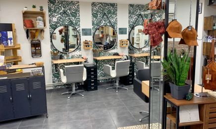 La petite coiffeuse : Coiffeur à Saint-Jean-Bonnefonds