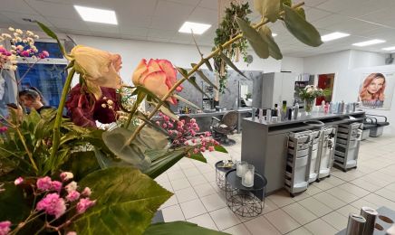 Ihr Haarschnitt (bei Mahnaz Maria): Barbershop in Dreieich