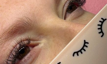 Au Paradis Des Ongles et de la Beauté : Institut de beauté à Hautmont
