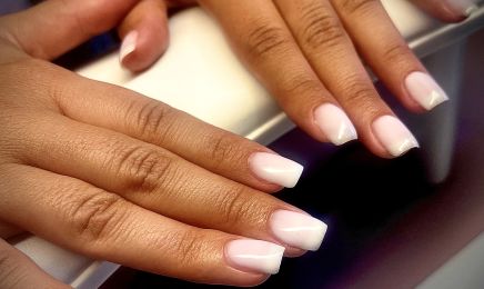 Éclat de beauté  : Manucure à Istres