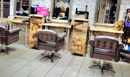 Le reflet du miroir : Coiffeur à Bracieux