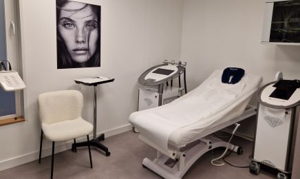 Dr Laure Brouard (médecine esthétique, injections, épilation laser, hydrafacial et cryolipolyse) : Institut de beauté à La Rochelle