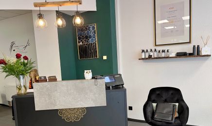 Sammy`s Hairstyle: Kosmetikstudio in Memmingen