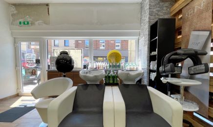 Forme en Beauté - Esthétique et Sport : Manucure à Courcelles