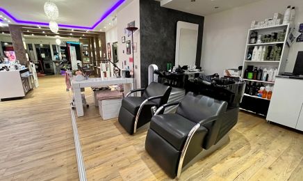 Kara Hair Artista: Kosmetikstudio in Wiesloch
