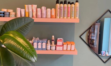 Friseur Annette Papp: Kosmetikstudio in Frankfurt am Main