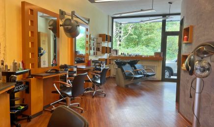  Haarstudio Cordula: Barbershop in Neu-Ulm