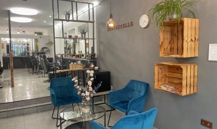 Afandis Friseur: Friseur in Fürth