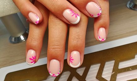 Divi Nails Studio : Manucure à Stavelot