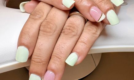 Naili : Manucure à Pierre-Levée