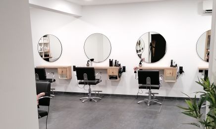 Top coupe Coiffure Esthétique : Manucure à Pouzay