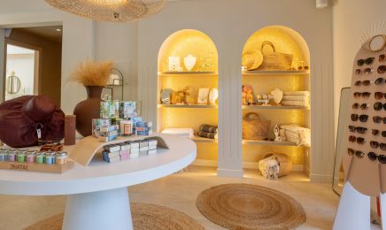 Le Salon Du Château : Manucure à Bluffy