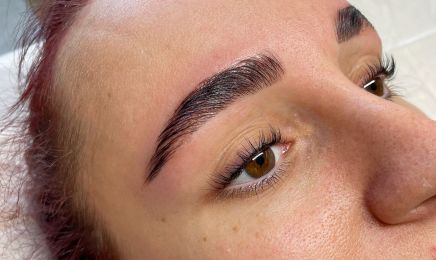 Youmi Lashes : Institut de beauté à Orange