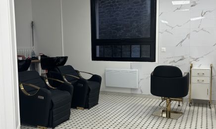 Maison La Coiffeuse : Coiffeur à Fougères