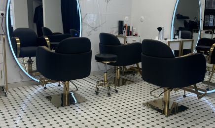 Maison La Coiffeuse : Coiffeur à Fougères