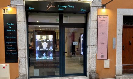 BLACK ROSES  : Manucure à Le Beausset